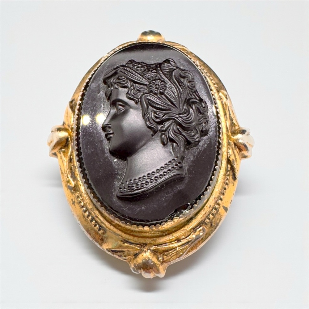 Vintage Black Onyx Glass Cameo Dress Clip